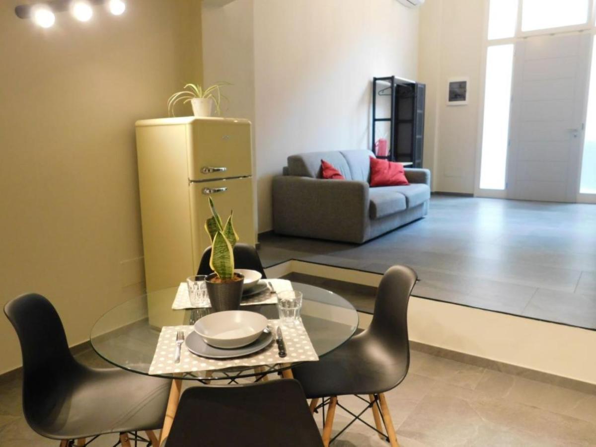 Piumaviola Beds & Apartments Parma Exteriör bild