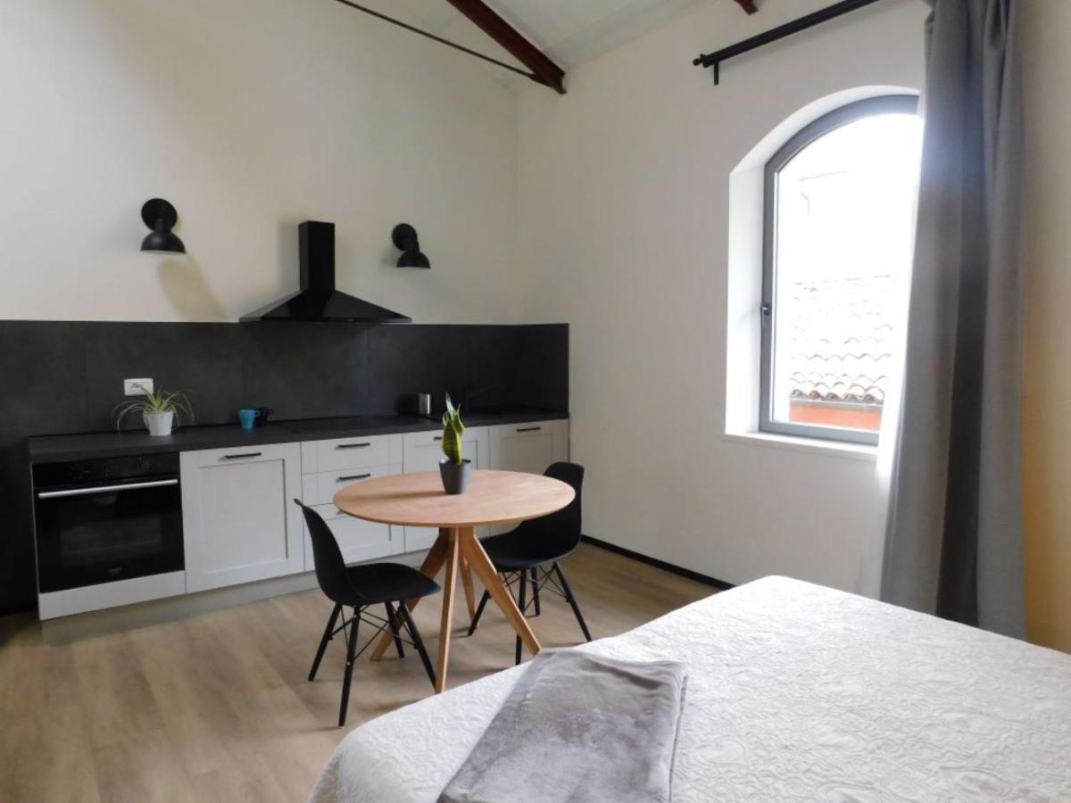Piumaviola Beds & Apartments Parma Exteriör bild
